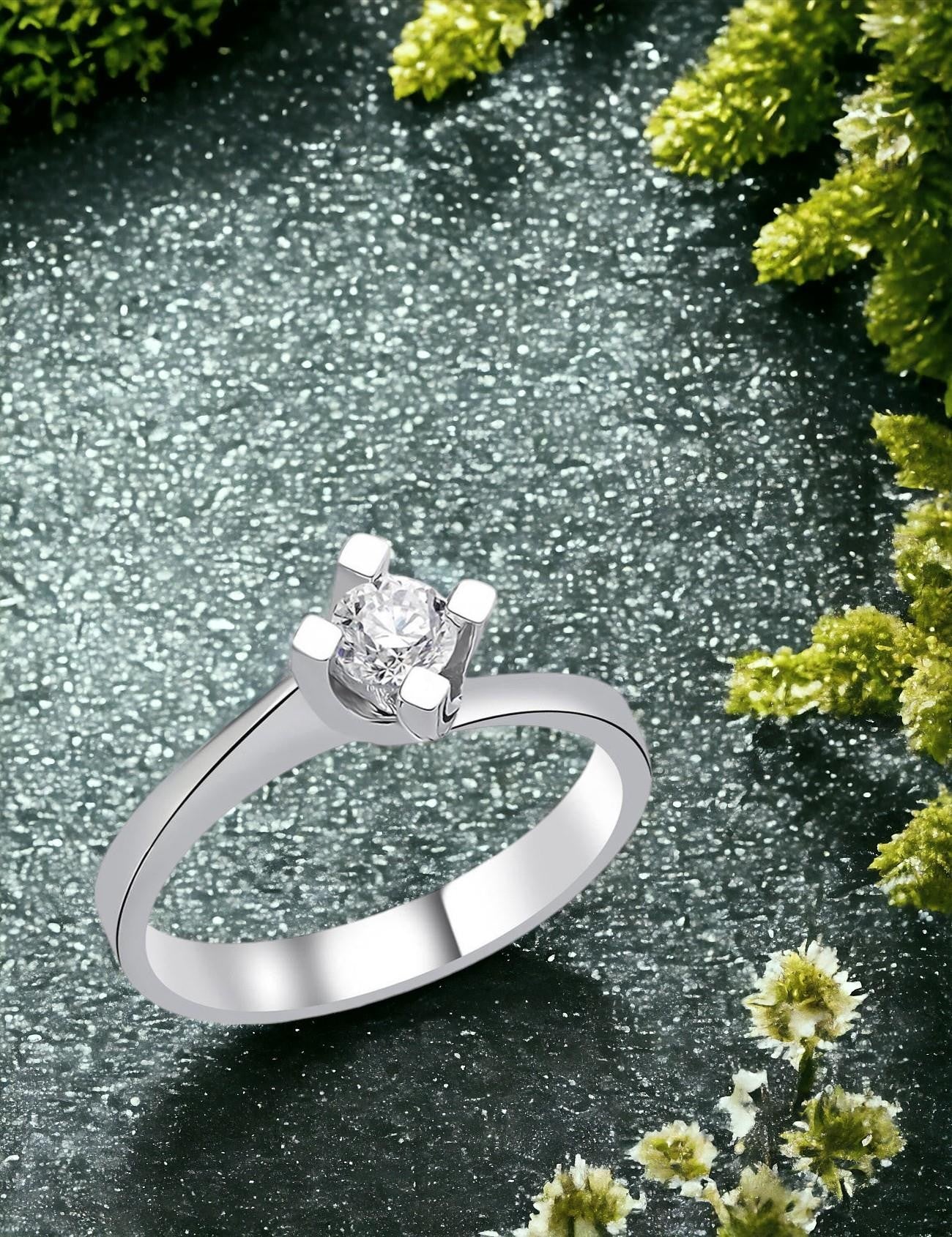 خاتم ألماس سوليتير بتصميم غير متماثل عيار 0.30 قيراط Ürün ikincil görseli