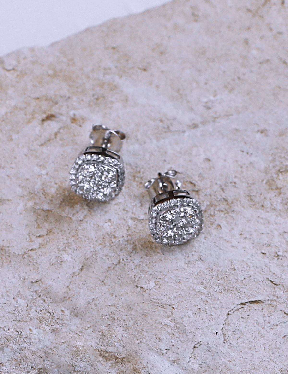 0.86 Karat Pırlanta Küpe