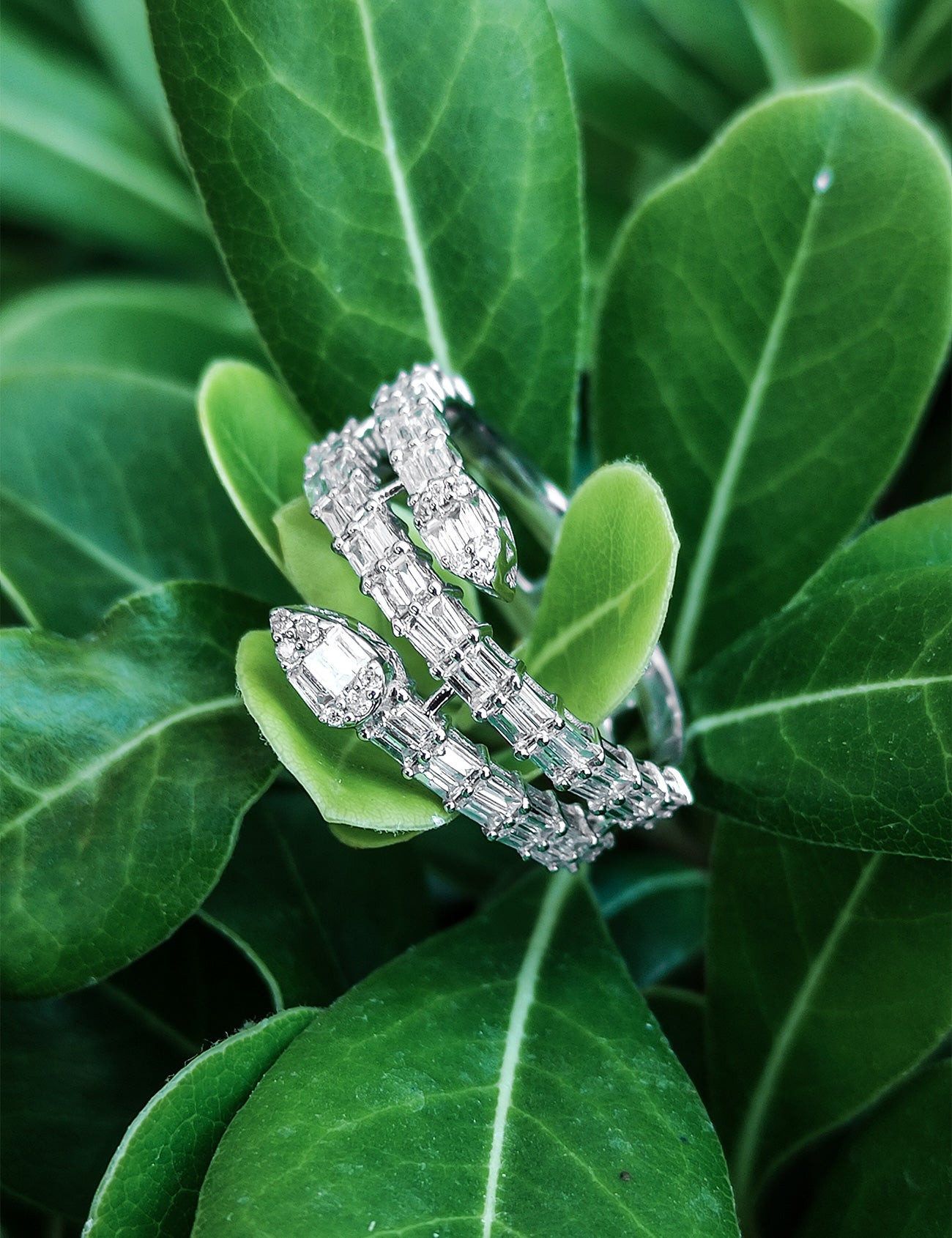 0,77 Karat Pırlanta Baget Sarmal Yüzük