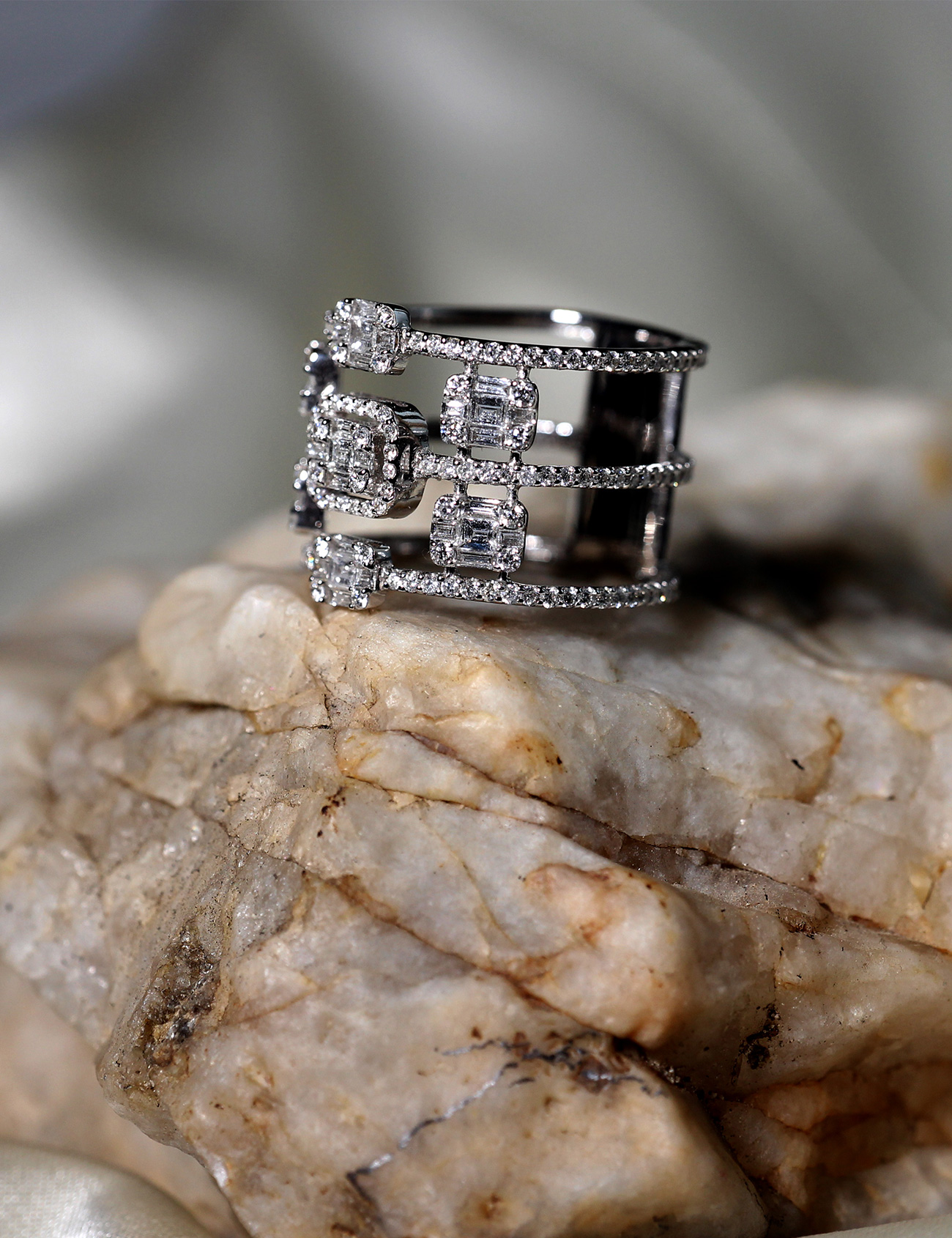 1,38 Karat Baget Pırlanta Yüzük