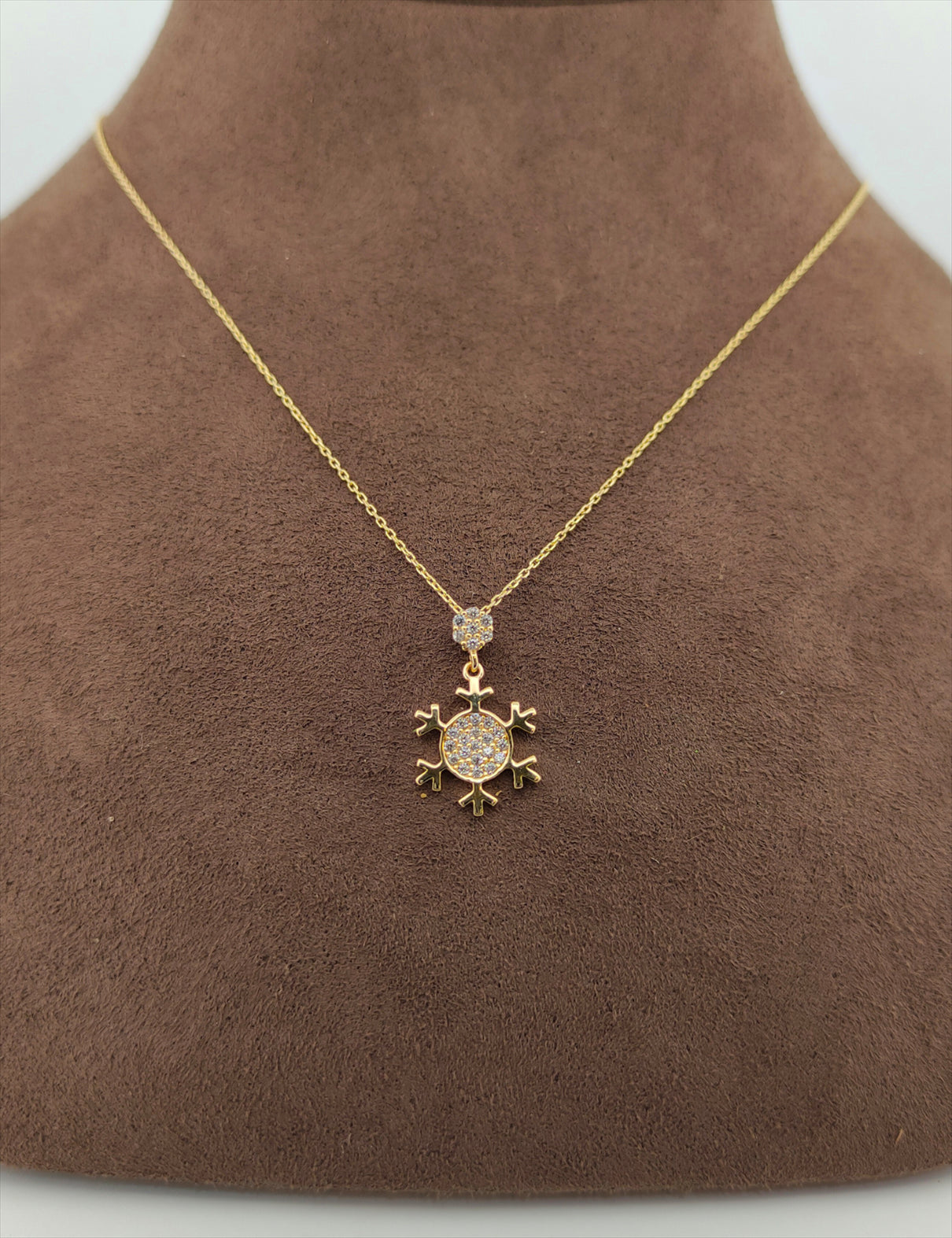 Kar Tanesi Taşlı Altın Kolye