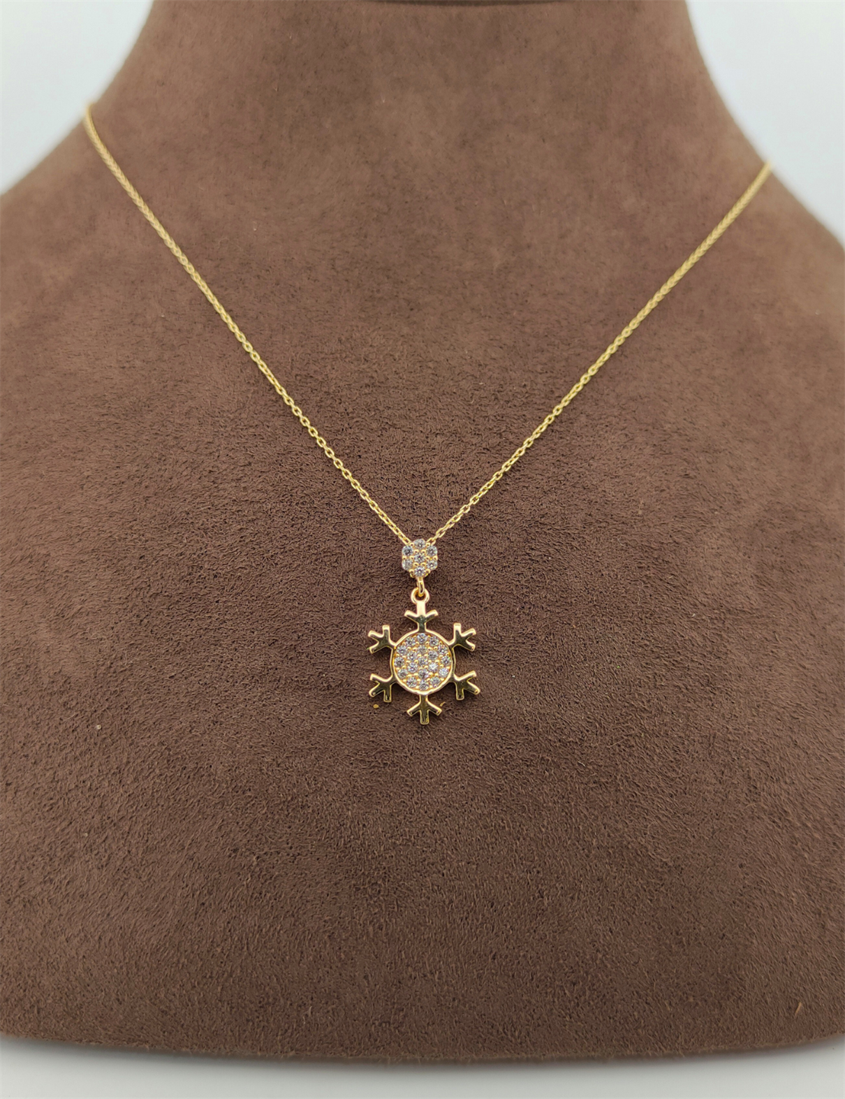 Kar Tanesi Taşlı Altın Kolye