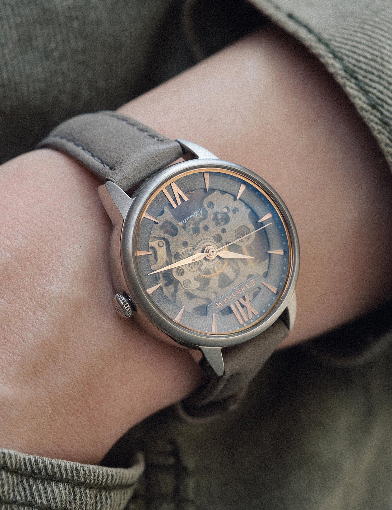 EARNSHAW ES-8153-01 Kadın Kol Saati