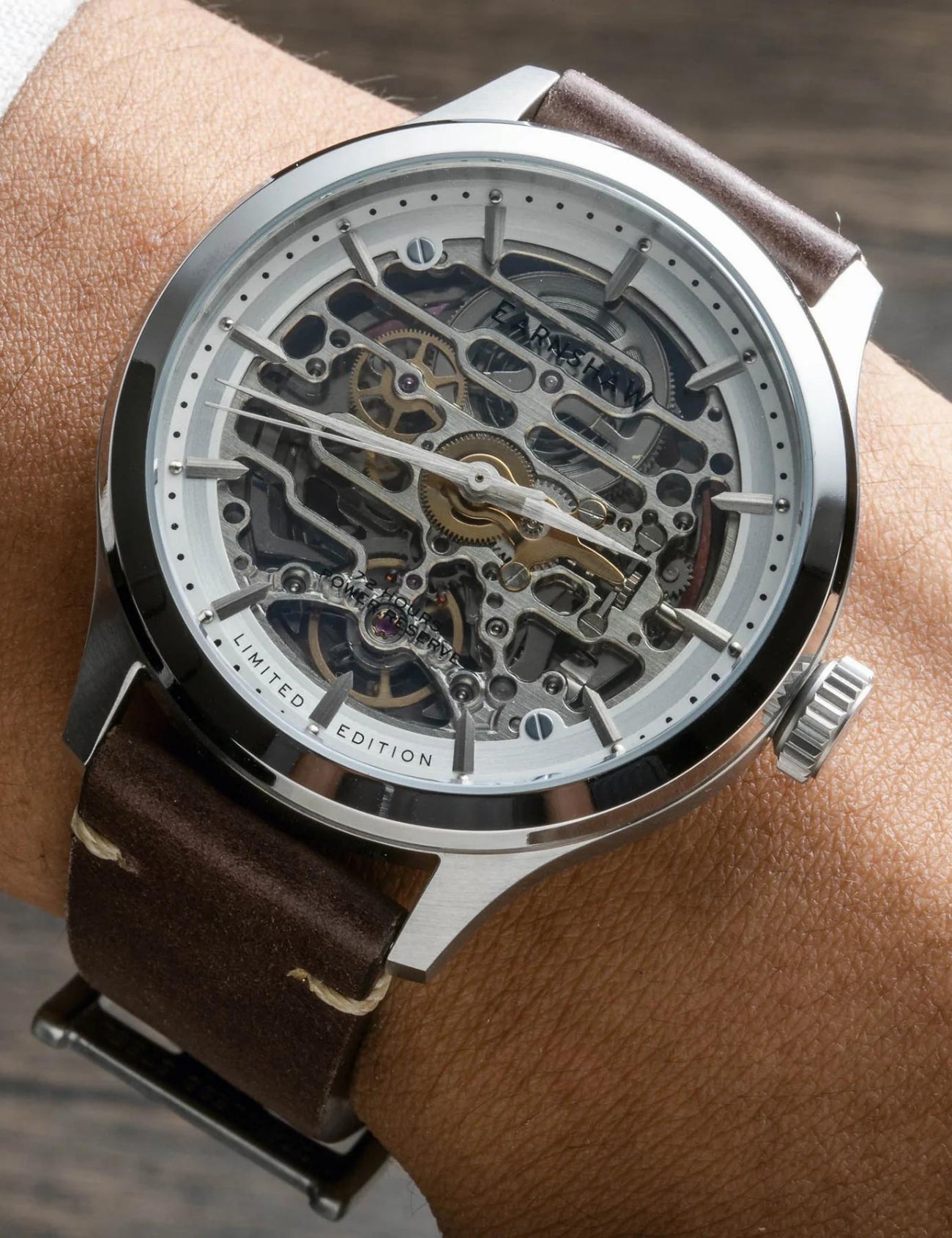 EARNSHAW ES-8229-01 Erkek Kol Saati