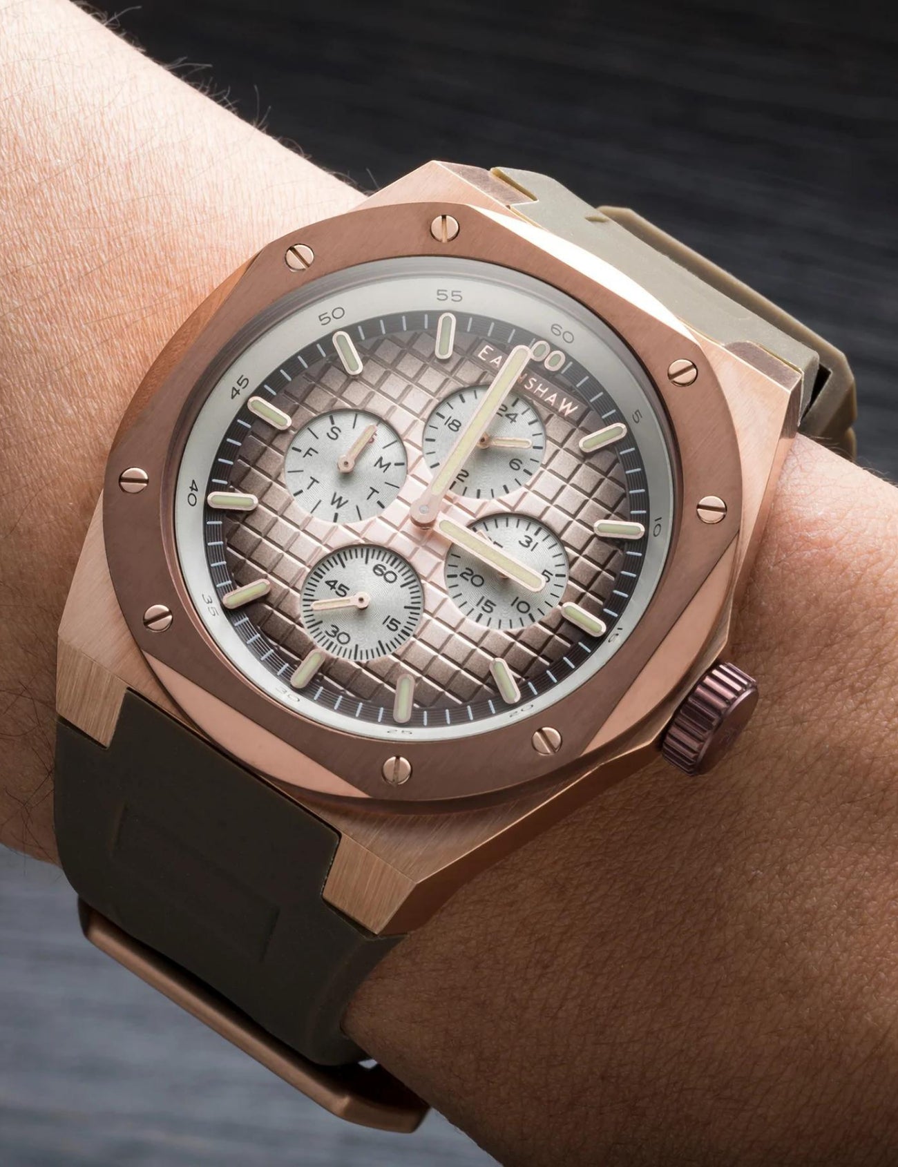 EARNSHAW ES-8253-03 25 Erkek Kol Saati