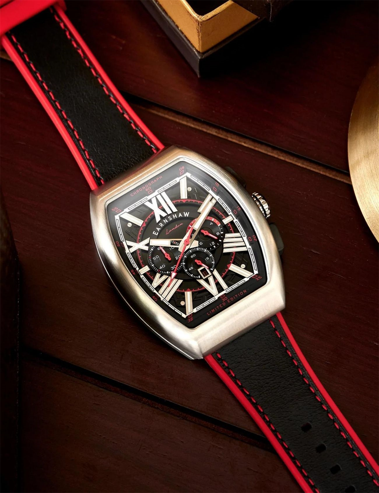 EARNSHAW ES-8270-05 60 Erkek Kol Saati