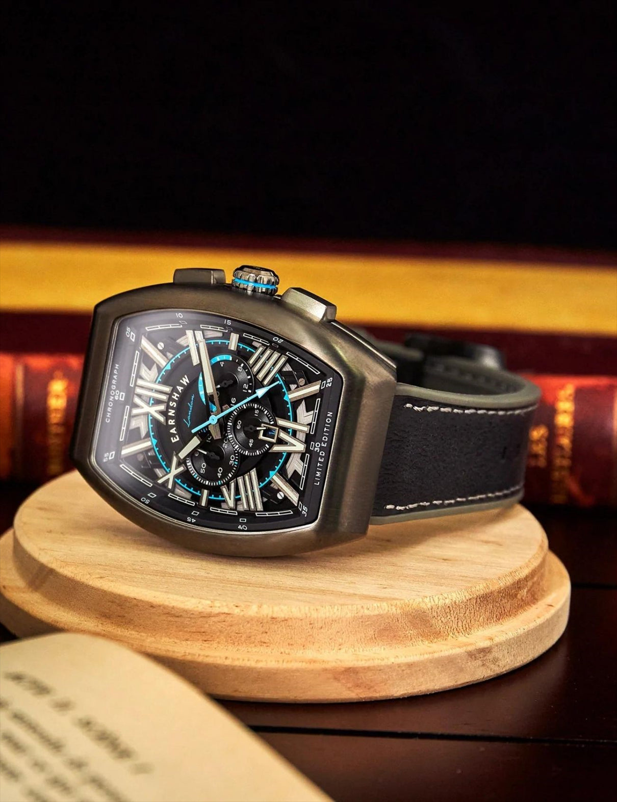 EARNSHAW ES-8270-07 60 Erkek Kol Saati