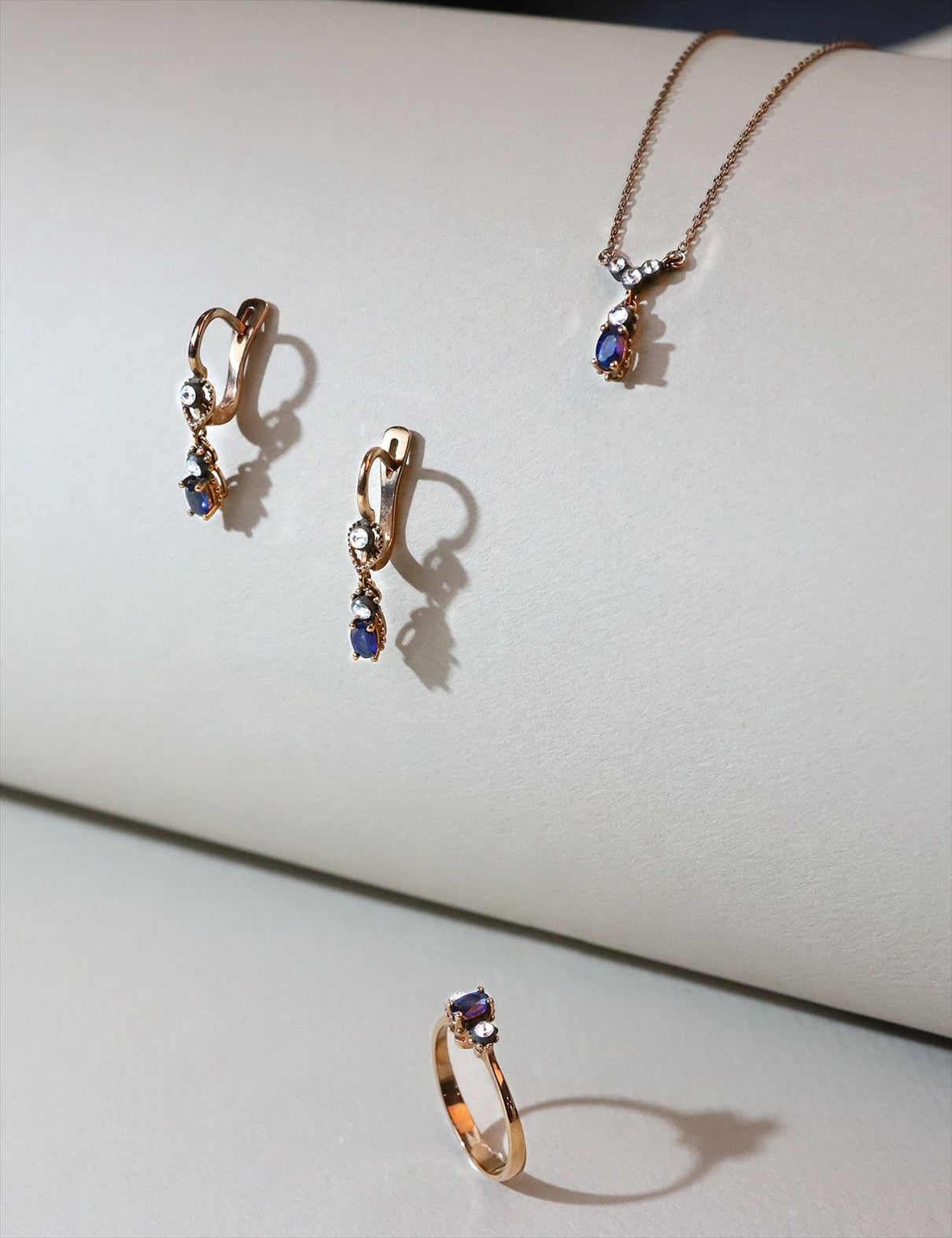 0,23 Karat Elmaslı Safir Set