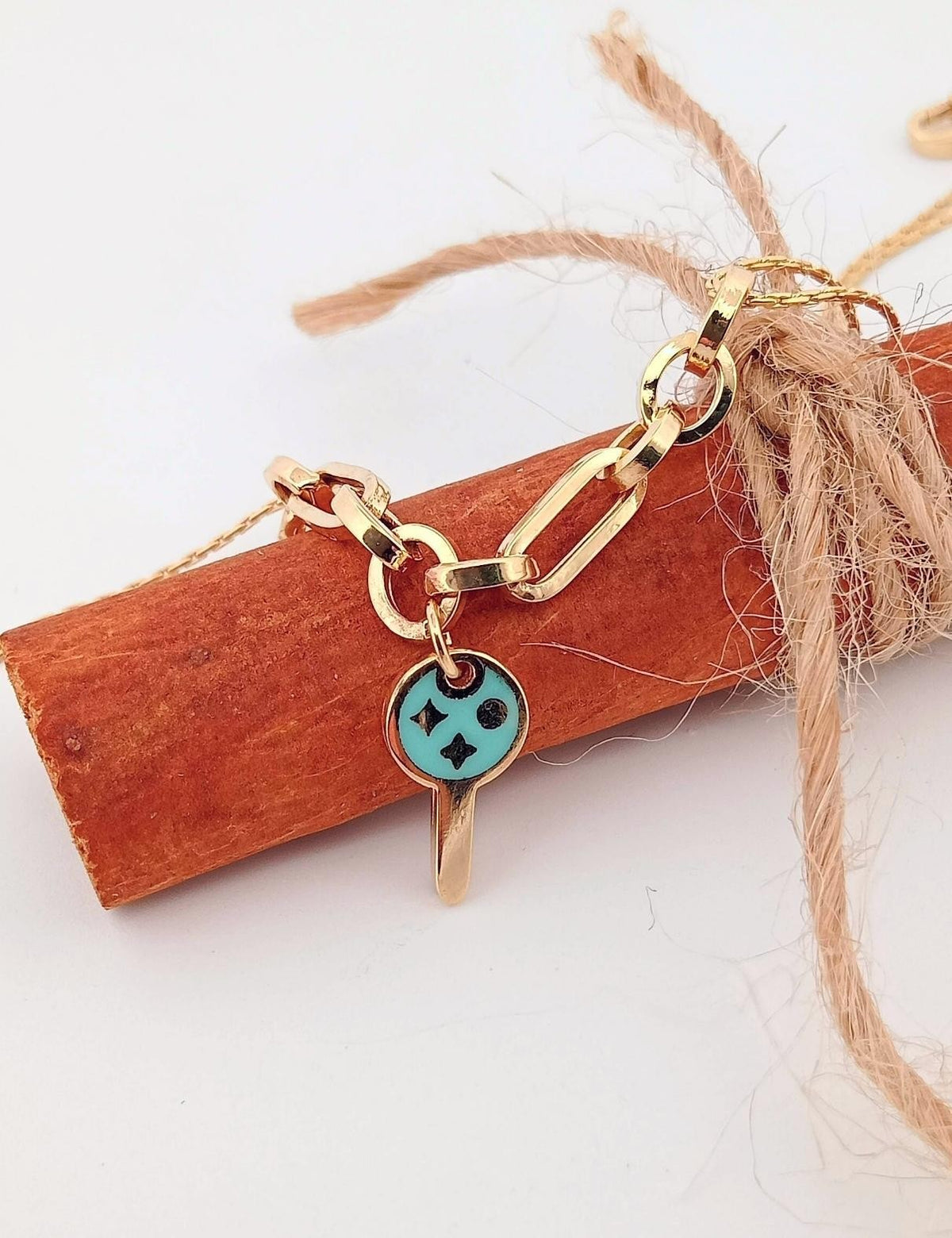 8 Ayar Anahtarlı Zincir Altın Bileklik