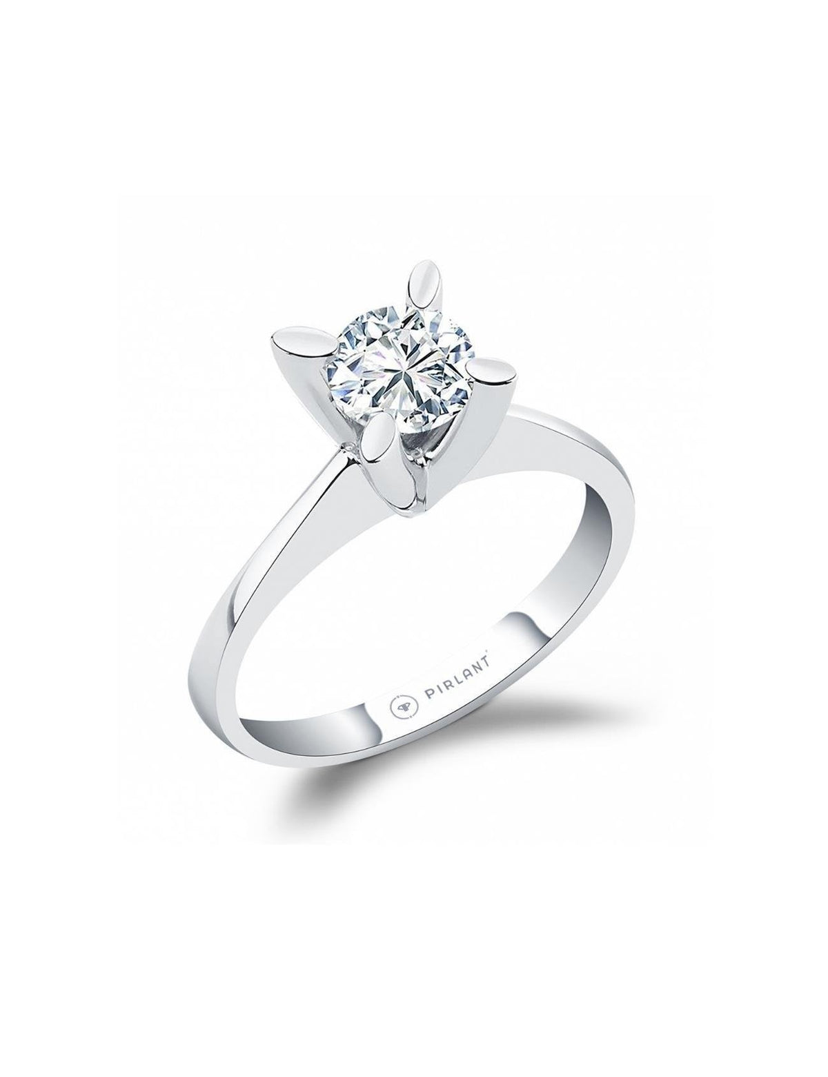 0,55 Karat Badem Montür Tektaş Pırlanta Yüzük