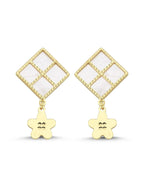 Pembe Sedefli Dörtgen Sallantı Çiçek Altın Küpe