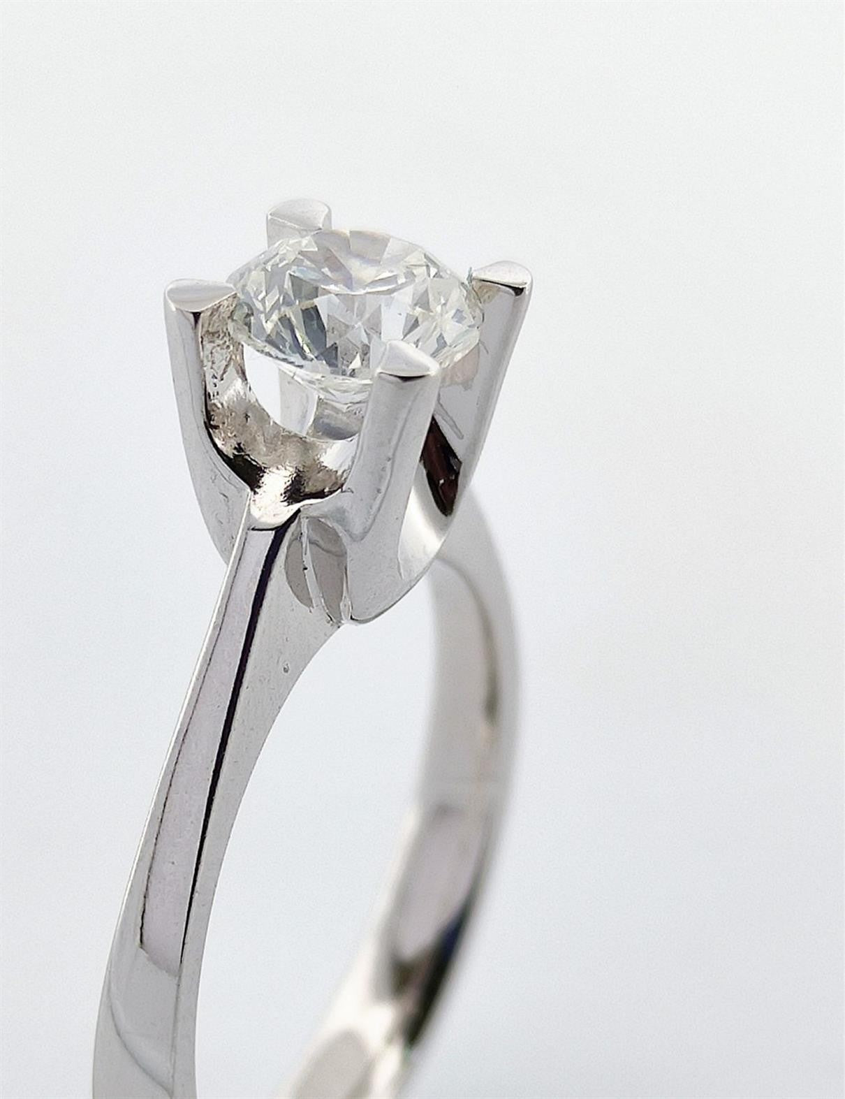 HRD Sertifikalı 1,00 Karat Badem Montür Tektaş Pırlanta Tektaş Yüzük