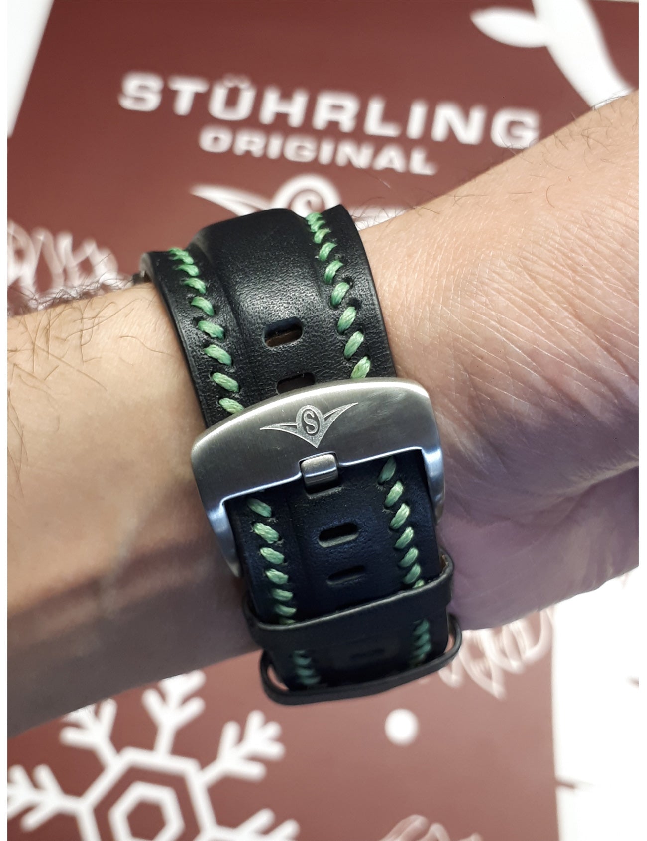 STÜHRLING Men's Quartz