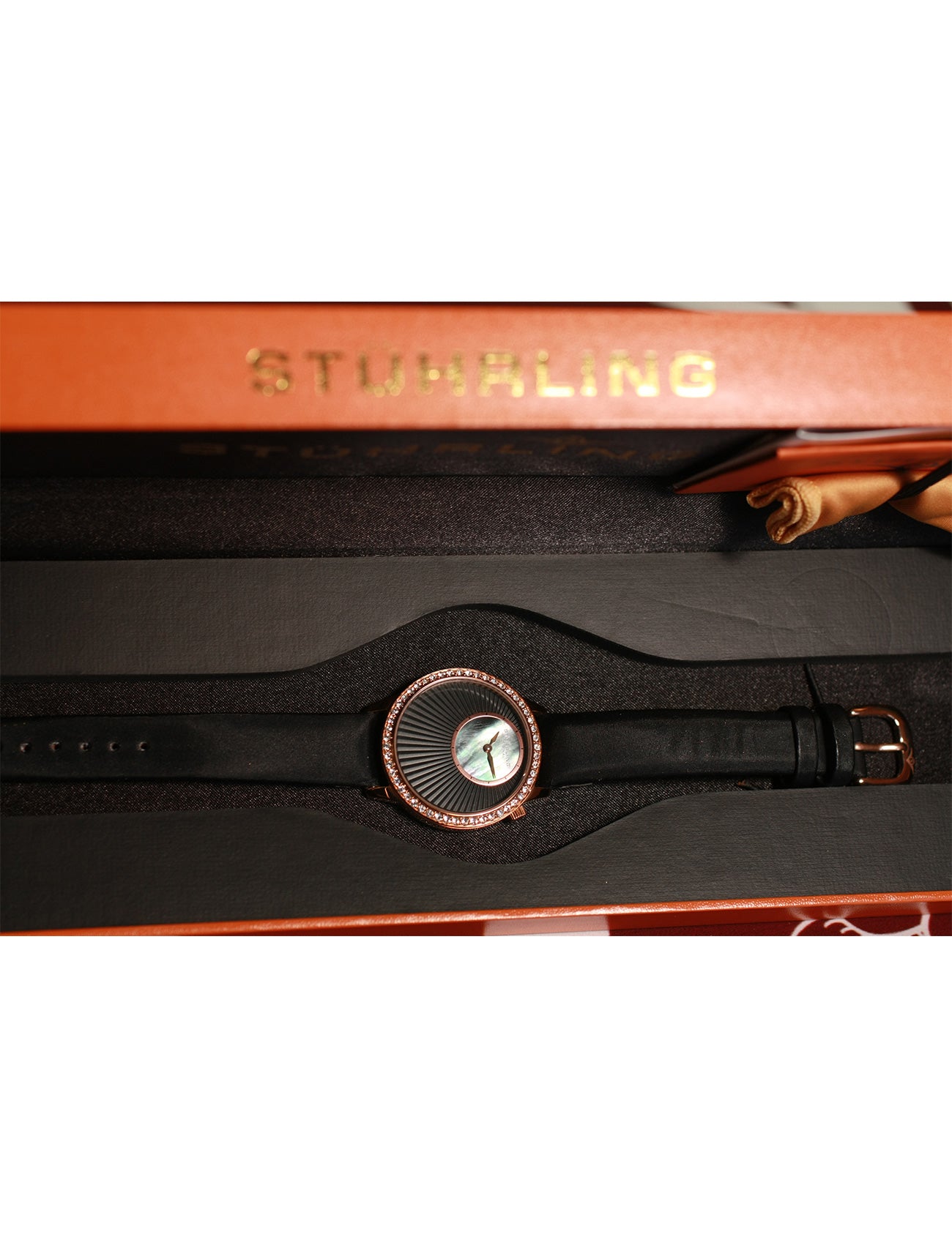 STÜHRLING Women's Quartz