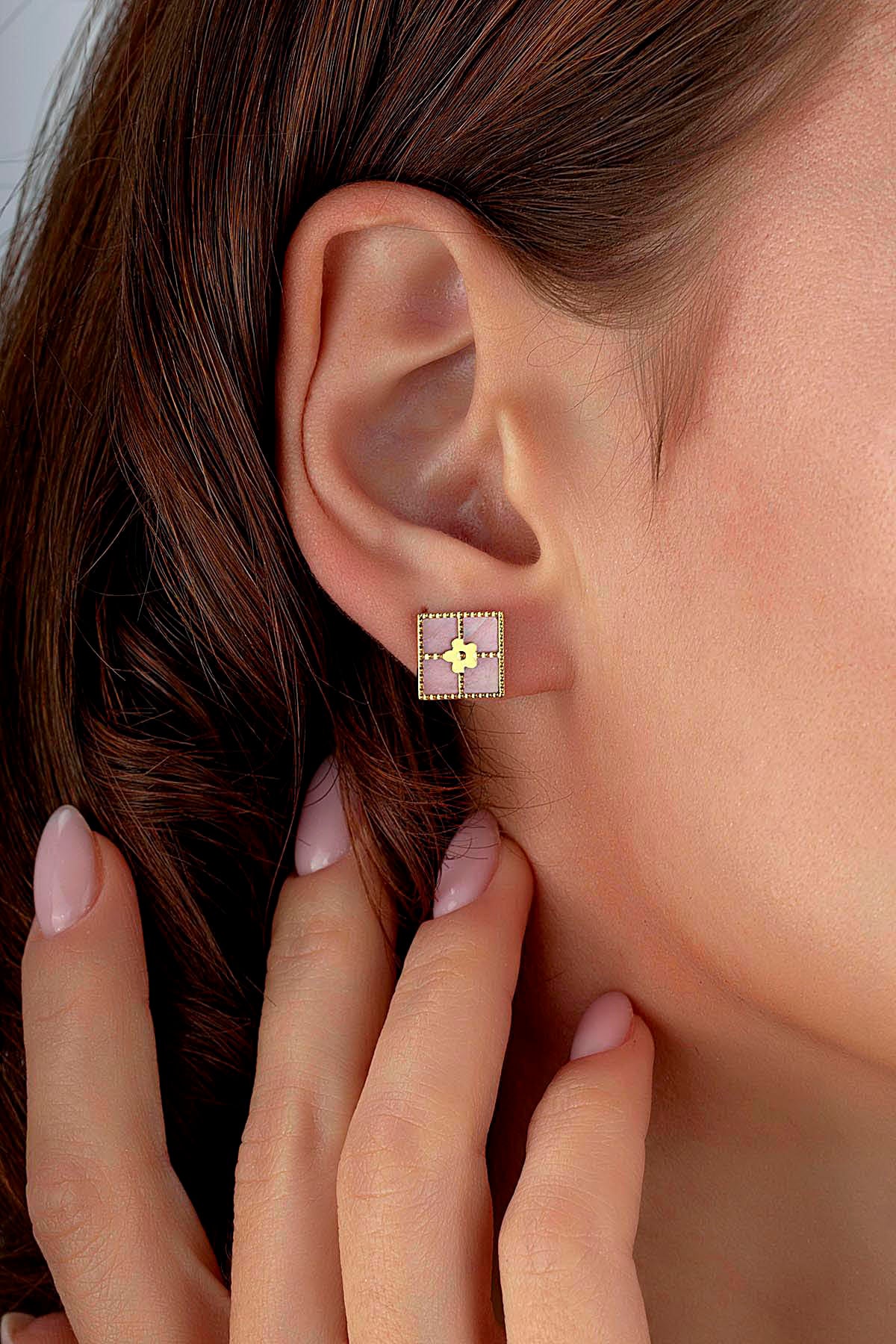 Pembe Sedefli Kare Altın Küpe Ürün ikincil görseli