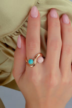 Pembe Yeşil Taşlı Modern Rose Altın Yüzük