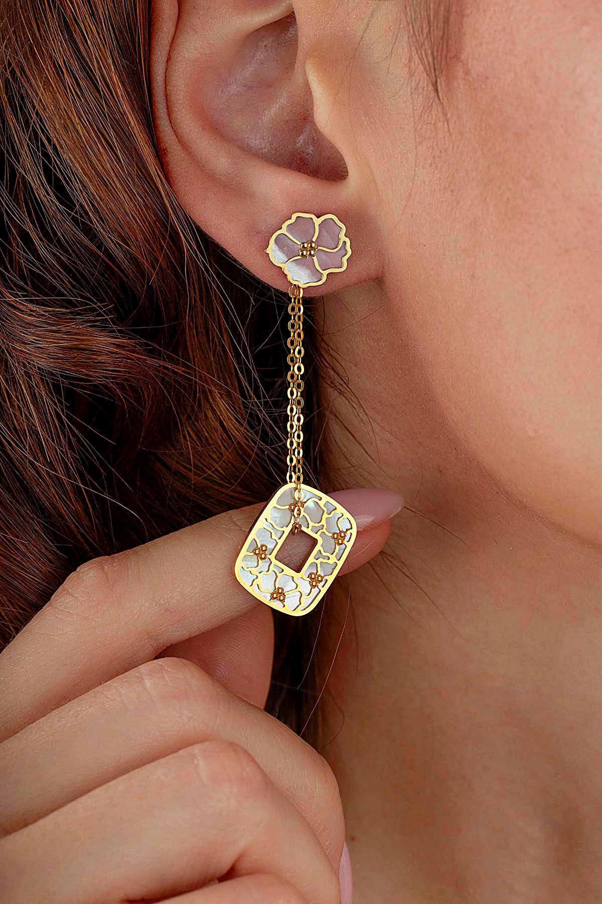 Sedefli Çiçek Geometrik Sarkan Altın Küpe