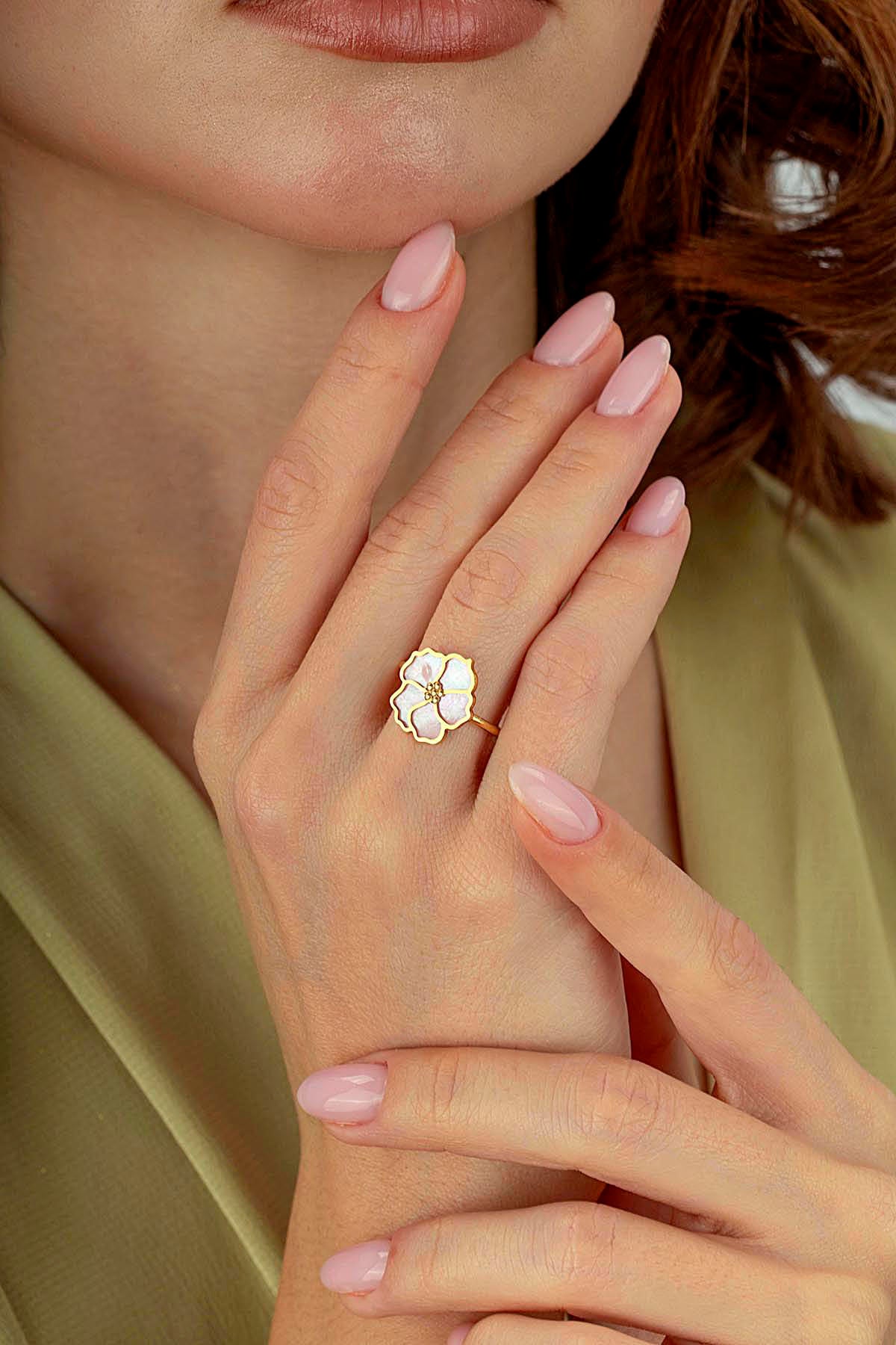 Beyaz Sefedli Çiçek İtalyan Altın Yüzük Ürün ana görseli