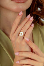 Beyaz Sefedli Çiçek İtalyan Altın Yüzük