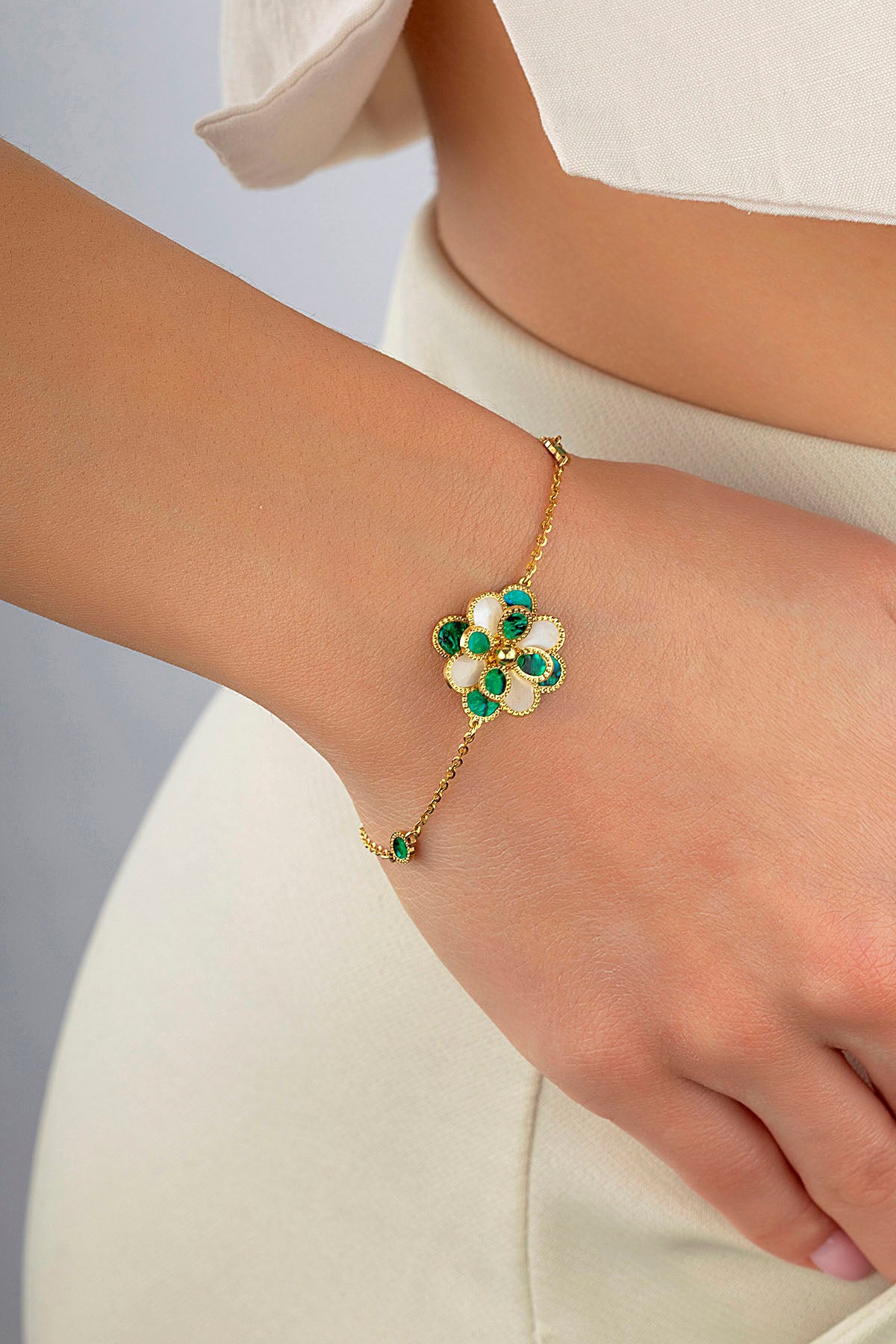 Yeşil Beyaz Sedefli Çiçek Altın Bileklik