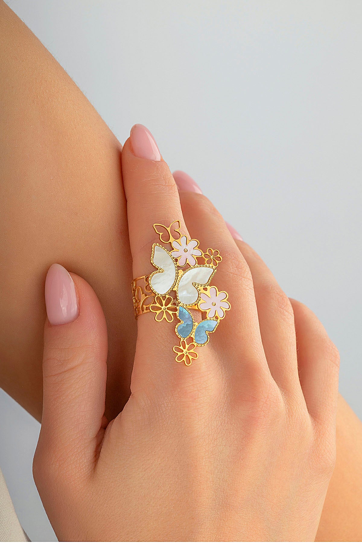 Kelebek ve Çiçekli İtalyan Altın Yüzük Ürün ana görseli