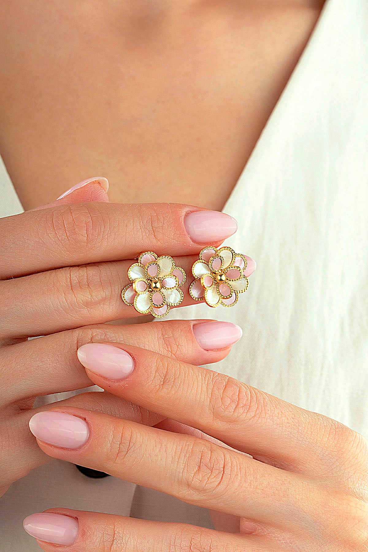 Pembe Beyaz Çiçek İtalyan Altın Küpe