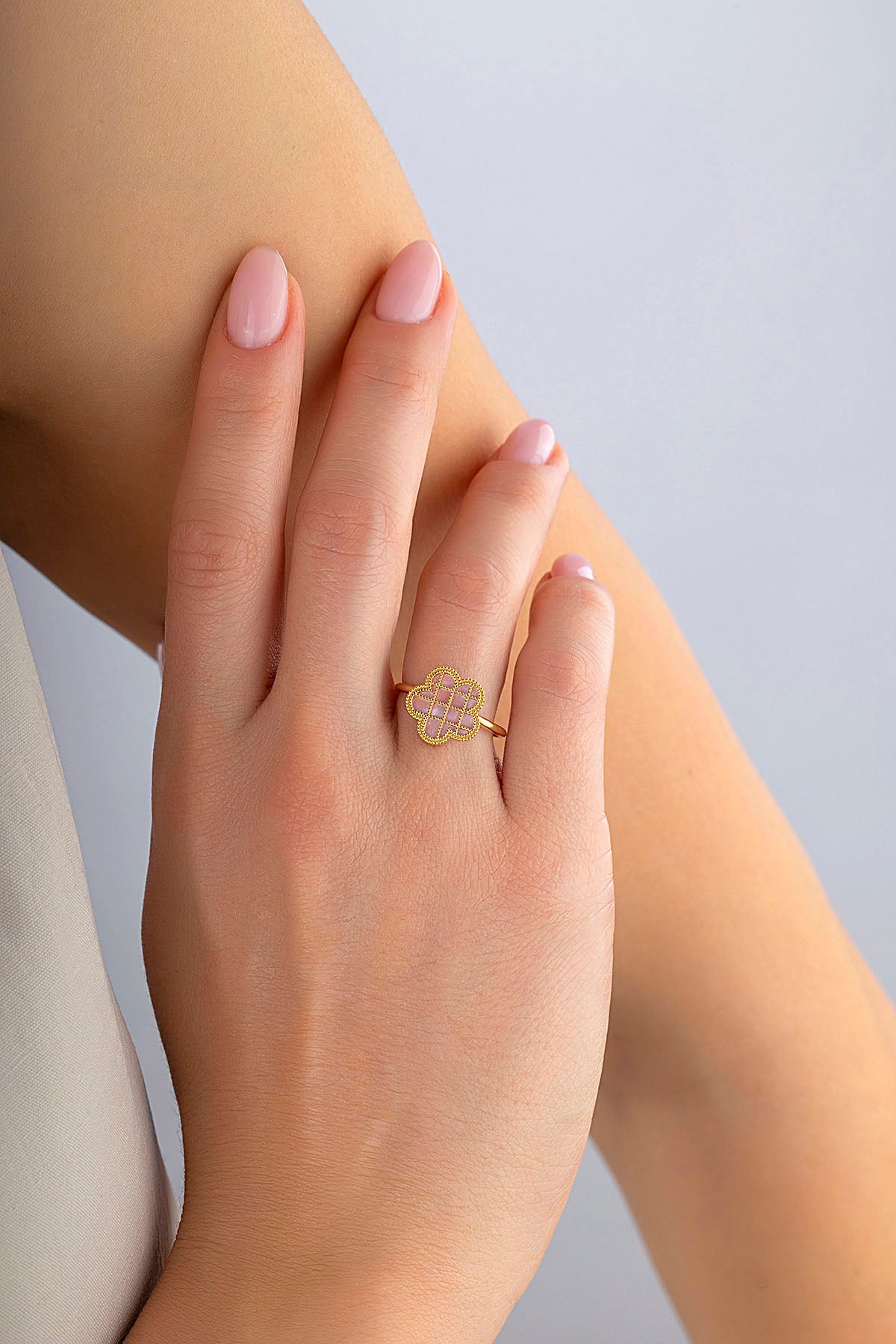 Pembe Sedefli Çiçek İtalyan Altın Yüzük