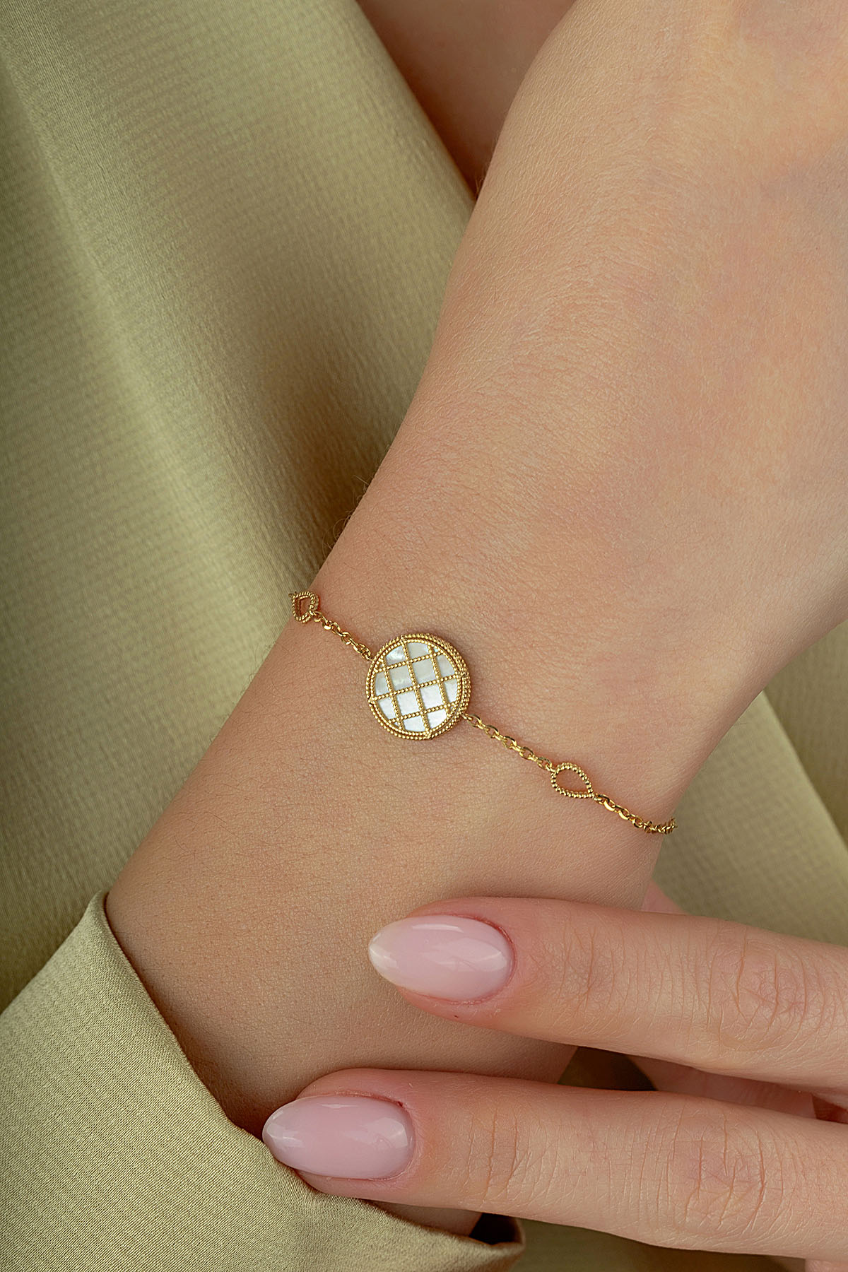 Double-Sided Grey White Mother-of-Pearl Gold Bracelet Main image