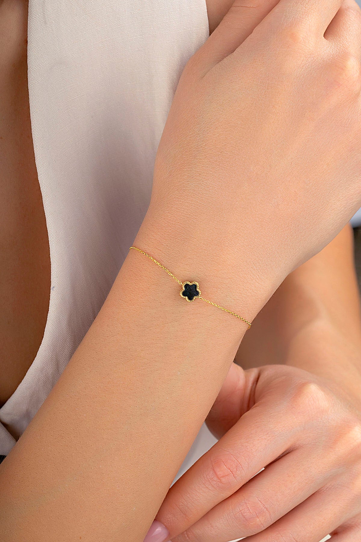 Çift Taraflı Siyah Beyaz Sedefli Çiçek Altın Bileklik