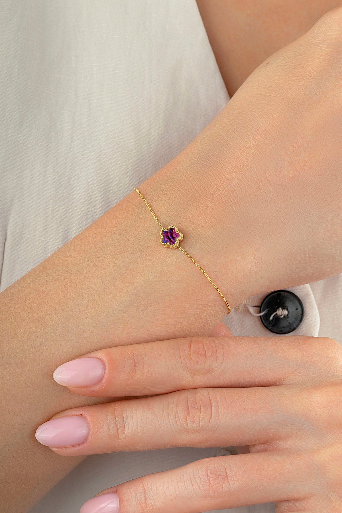 Çift Taraflı Mor Beyaz Sedefli Çiçek Altın Bileklik