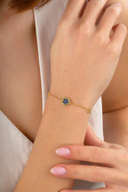 Çift Taraflı Siyah Beyaz Sedefli Çiçek Altın Bileklik