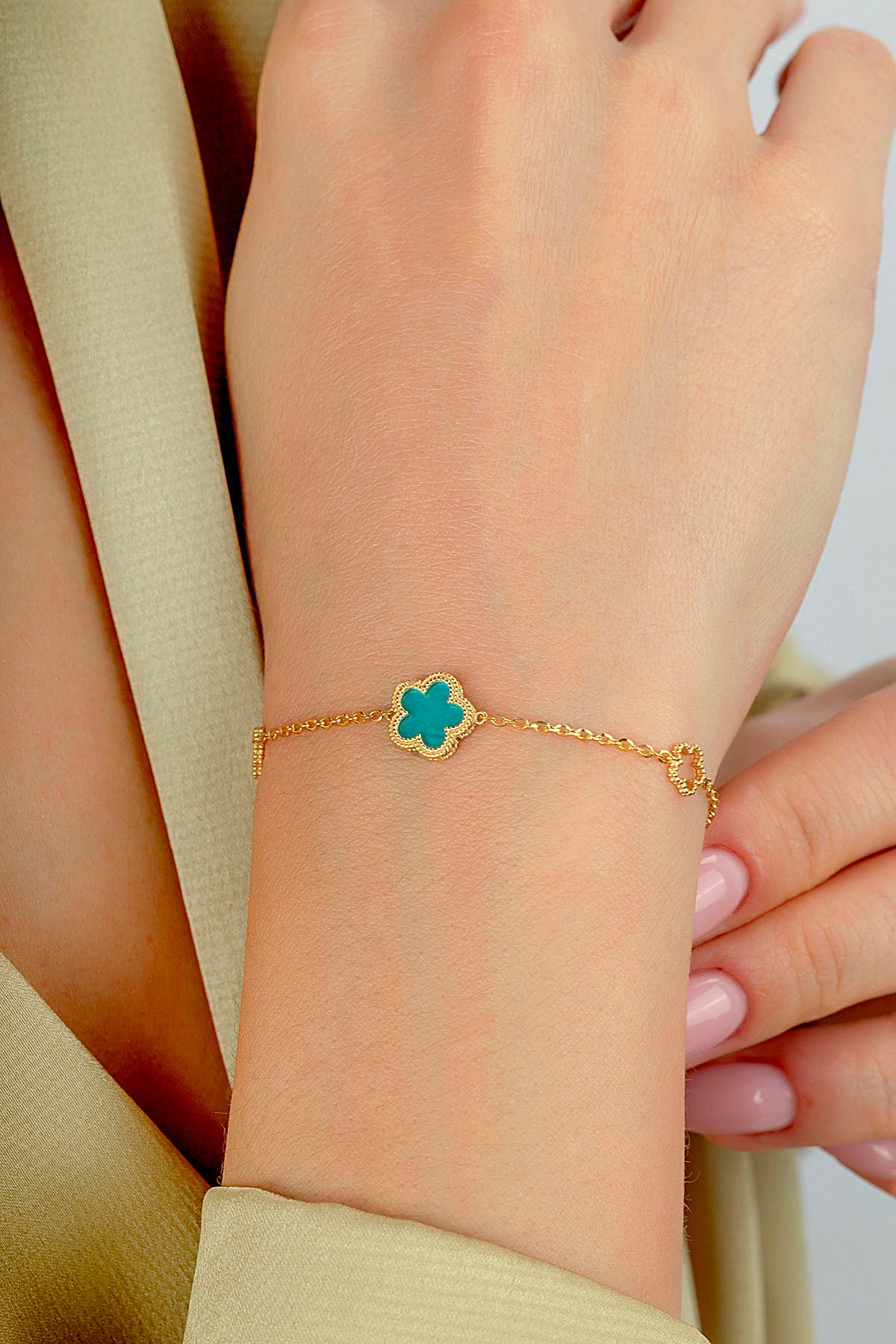 Çift Taraflı Turkuaz Beyaz Sedefli Çiçek Altın Bileklik