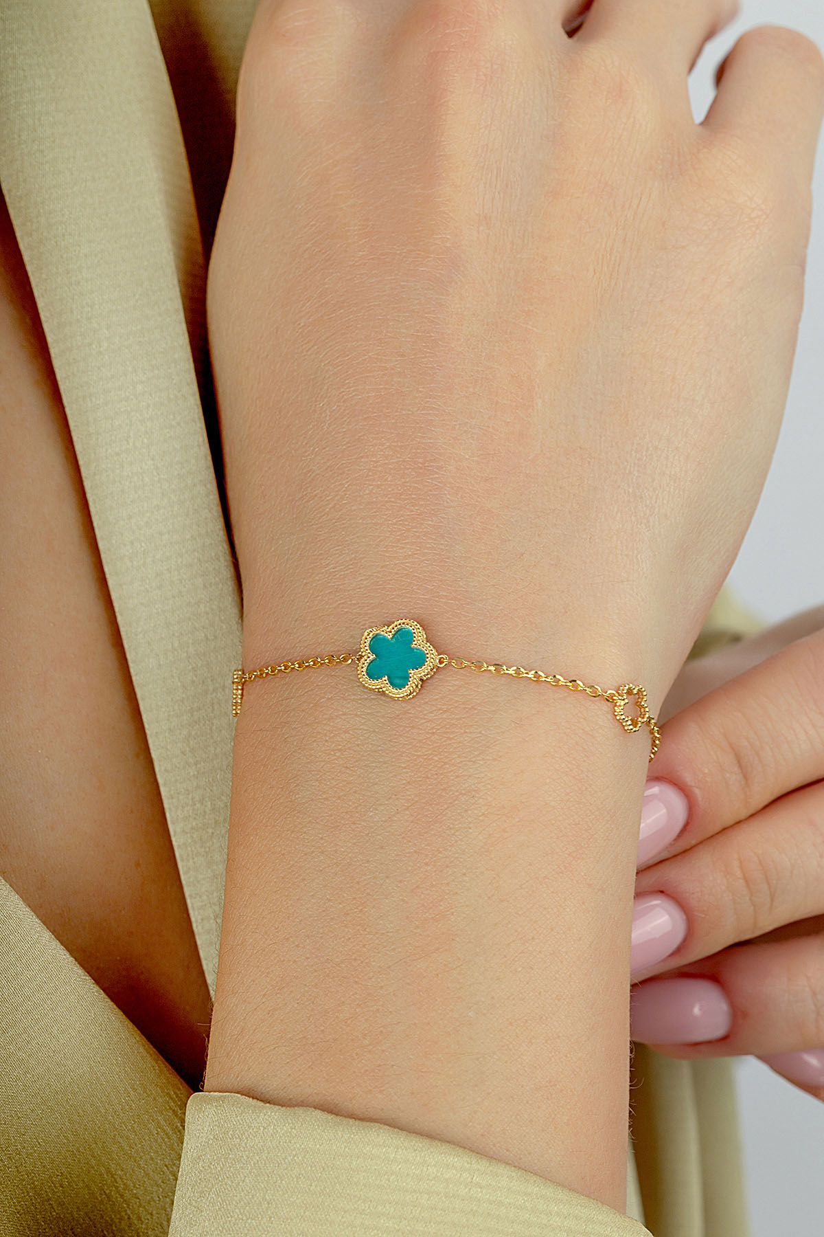 Double-Sided Turquoise White Mother-of-Pearl Flower Gold Bracelet Main image
