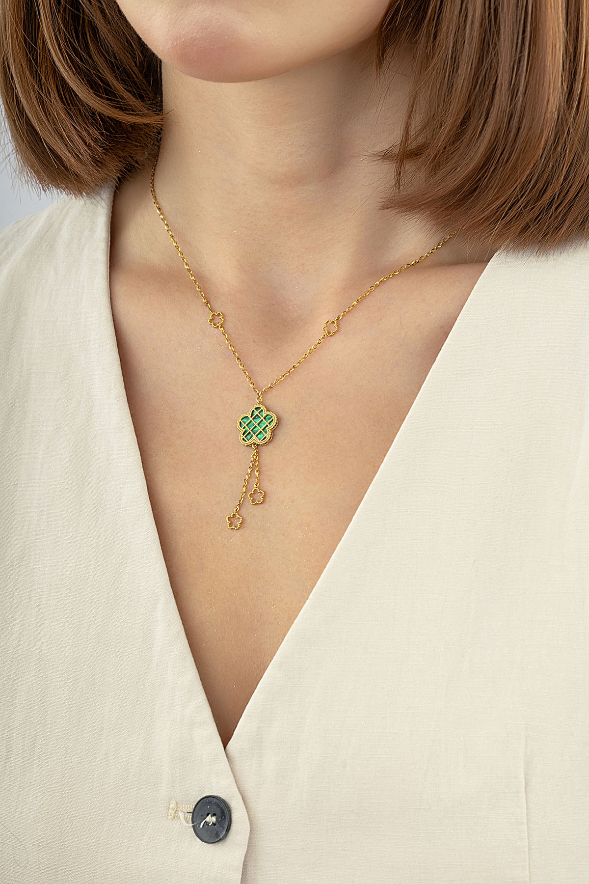 Çift Taraflı Yeşil Beyaz Çiçek Sallantılı Altın Kolye Ürün ikincil görseli