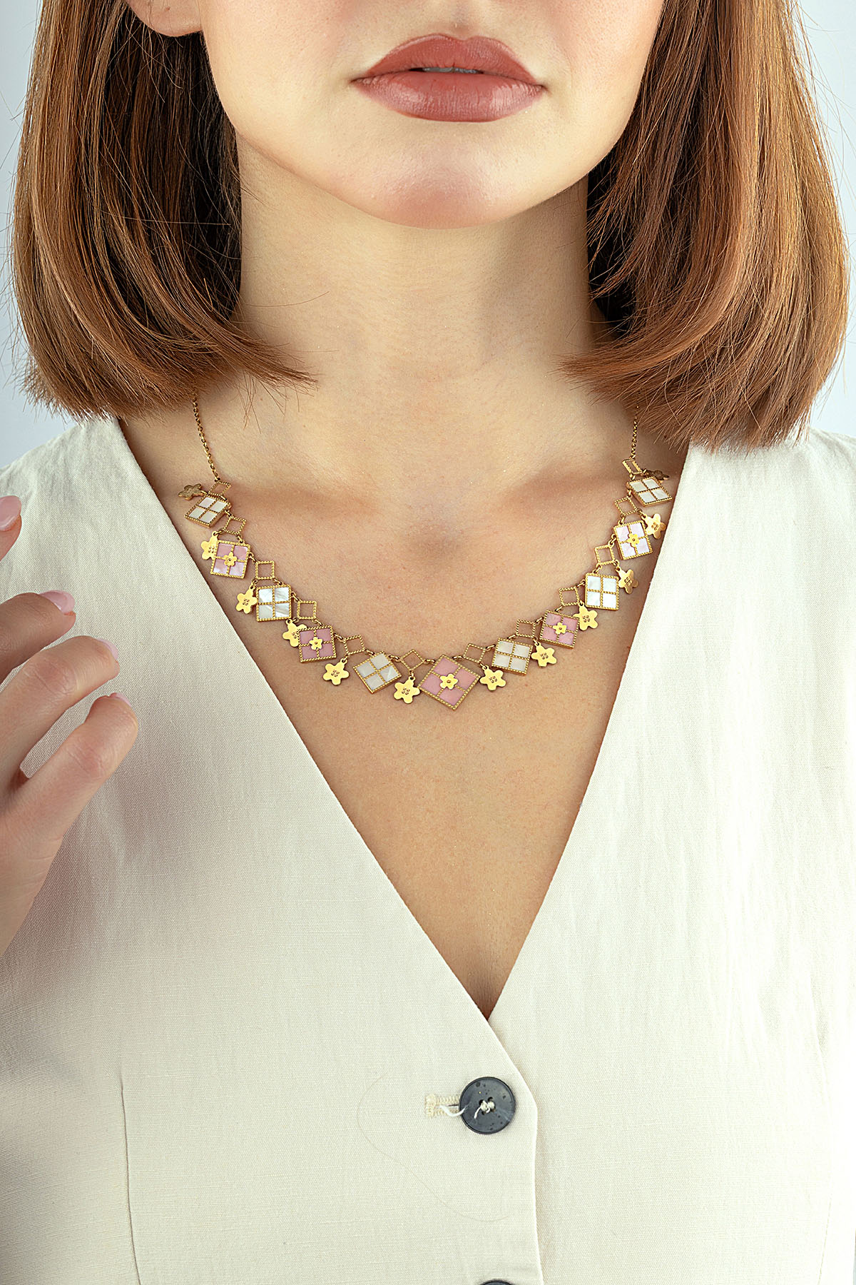 Beyaz Pembe Sedefli Dörtgen Şekilli İtalyan Altın Kolye Ürün ana görseli