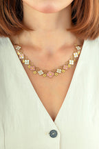 Beyaz Pembe Sedefli Dörtgen Şekilli İtalyan Altın Kolye