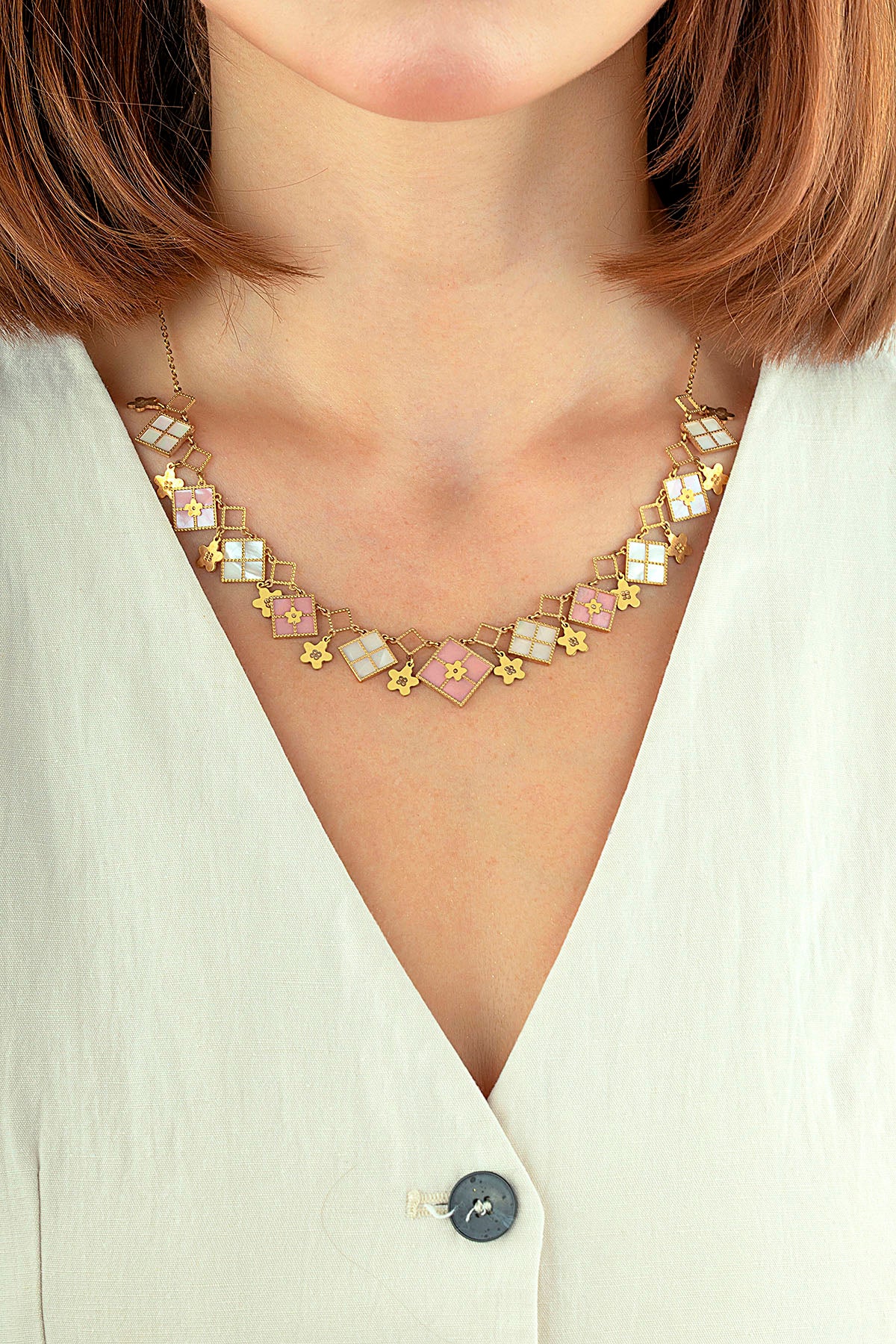 Beyaz Pembe Sedefli Dörtgen Şekilli İtalyan Altın Kolye