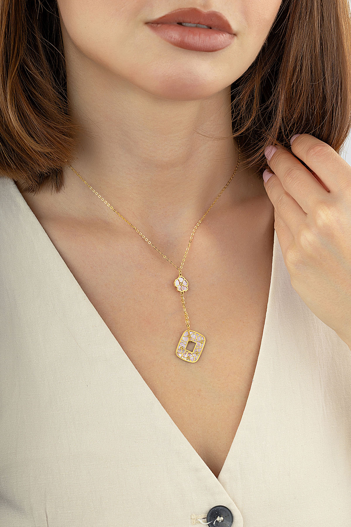 Çift Taraflı Pembe Beyaz Sedefli Çiçek Sallantılı Altın Kolye Ürün ikincil görseli