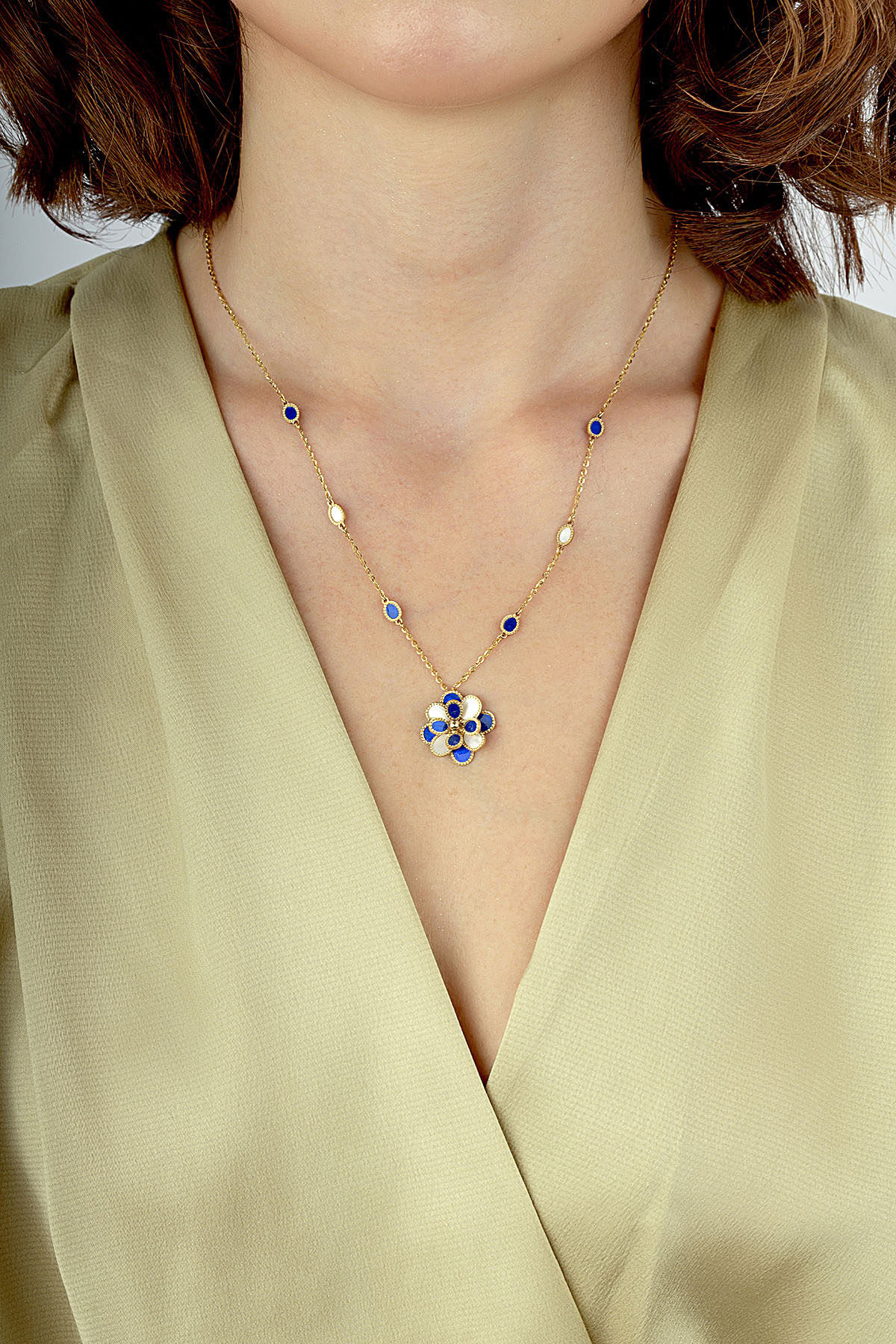 Mavi Beyaz Sedefli Reelist Çiçek İtalyan Altın Kolye Ürün ana görseli