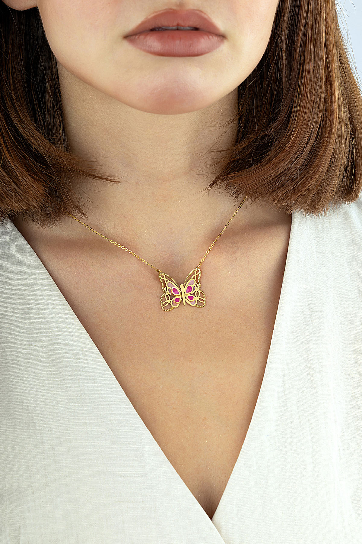 Sedefli Modern Kelebek Altın Kolye Ürün ana görseli