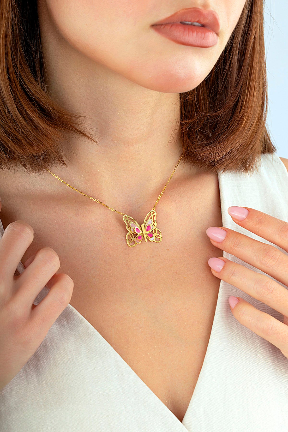 Sedefli Modern Kelebek Altın Kolye