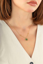 Çift Taraflı Yeşil Beyaz Sedefli Kafesli Çiçek Altın Kolye