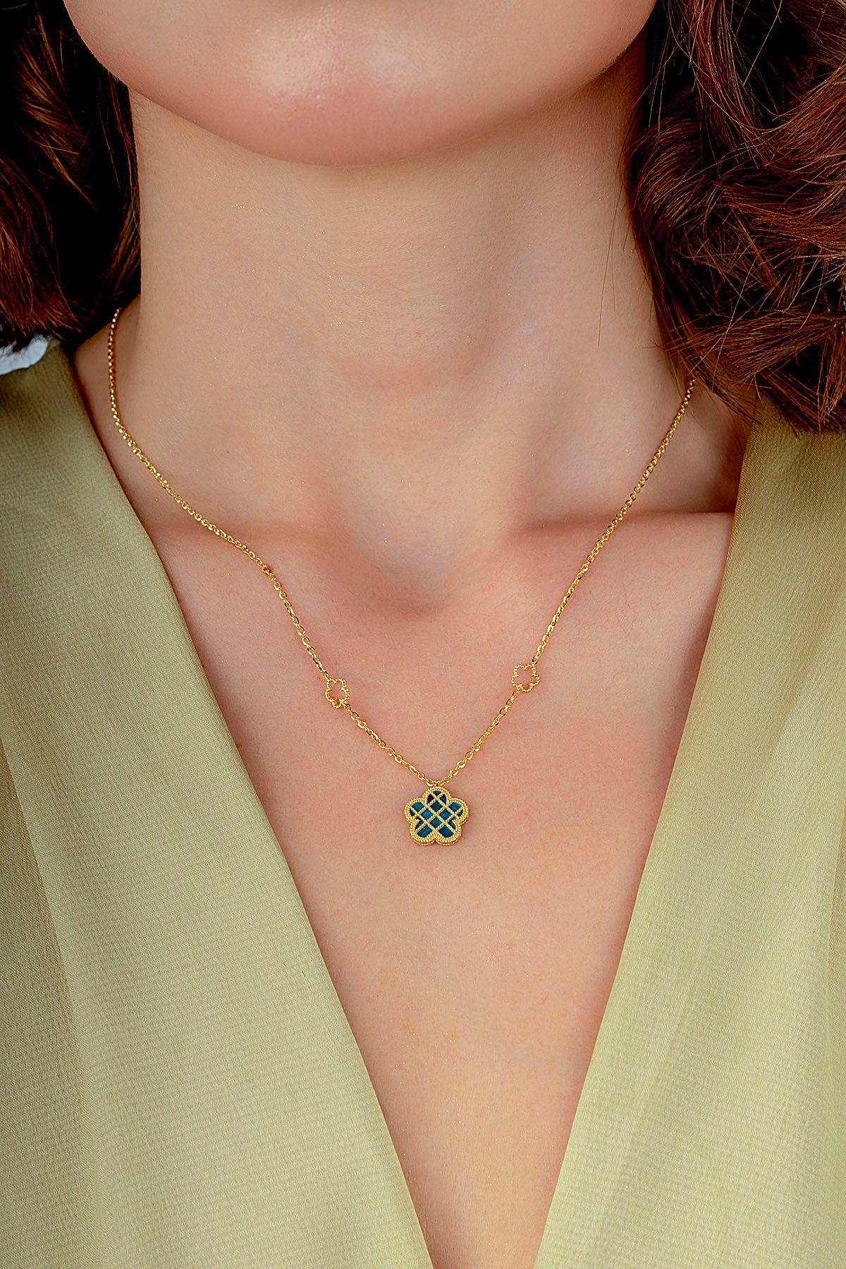 Çift Taraflı Mavi Beyaz Sedefli Kafesli Çiçek Altın Kolye