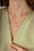 Çift Taraflı Pembe Beyaz Damla Kafesli Altın Kolye