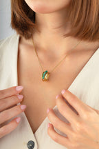 Malahit Taşlı Altın Kolye