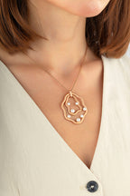 İnci Taşlı İtalyan Tasarım Rose Altın Kolye