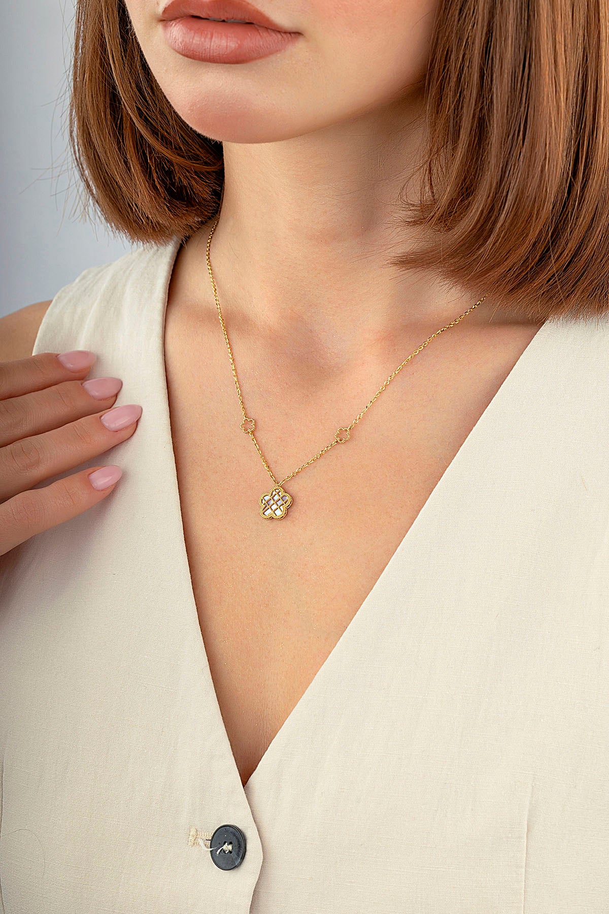 Çift Taraflı Gri Beyaz Sedefli Kafeslin Çiçek Altın Kolye