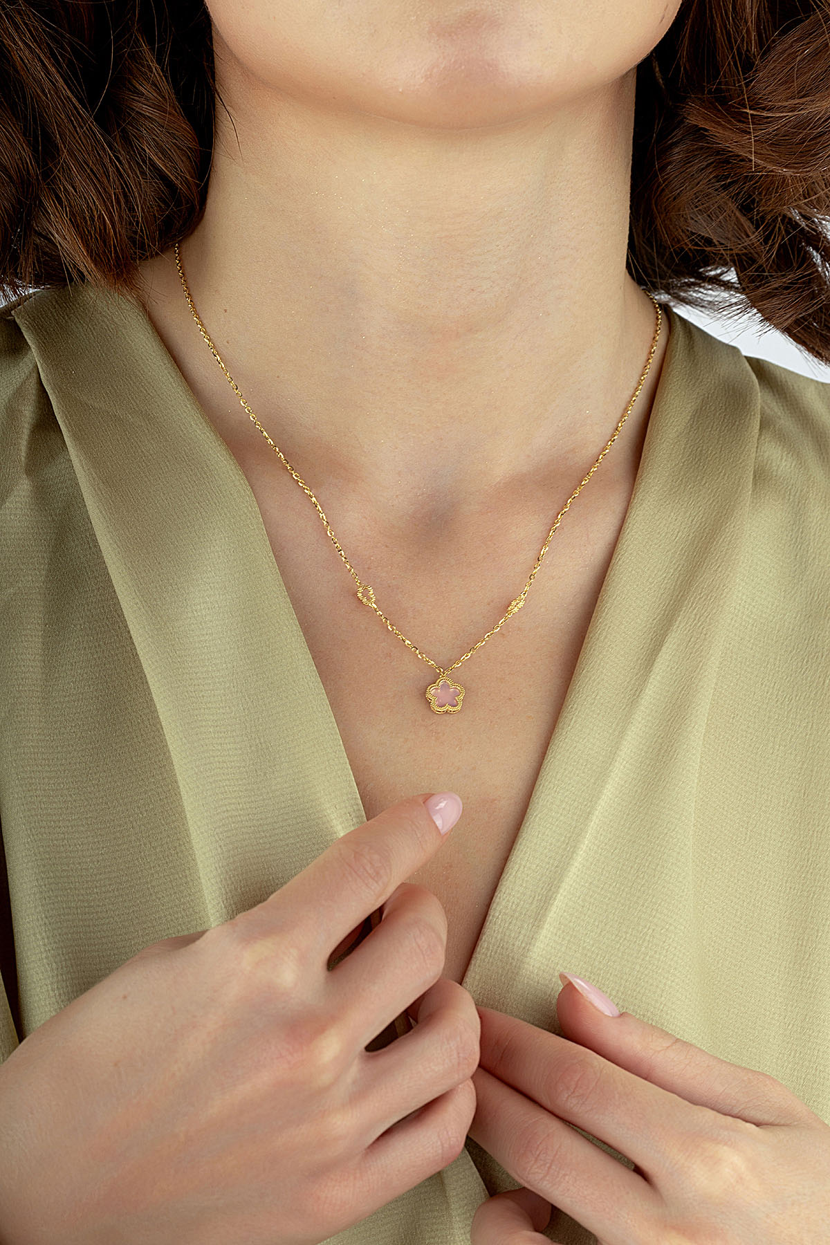 Çift Taraflı Pembe Beyaz Sedefli Çiçek Altın Kolye Ürün ikincil görseli