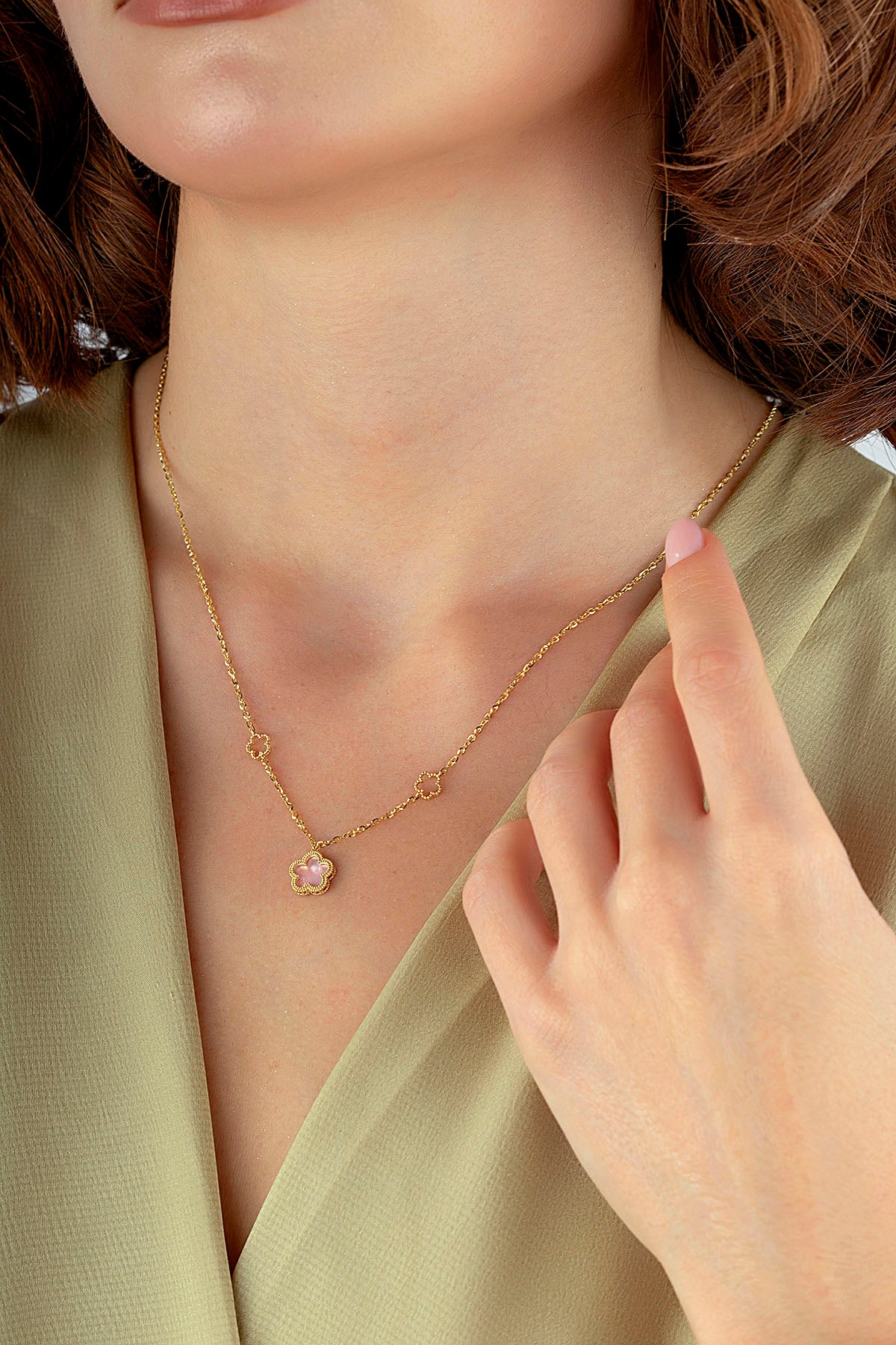 Çift Taraflı Pembe Beyaz Sedefli Çiçek Altın Kolye