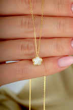 Çift Taraflı Mor Beyaz Sedefli Küçük Çiçek Altın Kolye